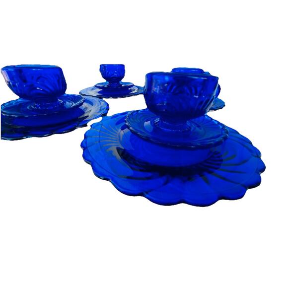 Vintage Doll Size Place Setting Cobalt Blue Glass 4 Plates 4 Teacups 4 Saucers - Picture 6 of 16